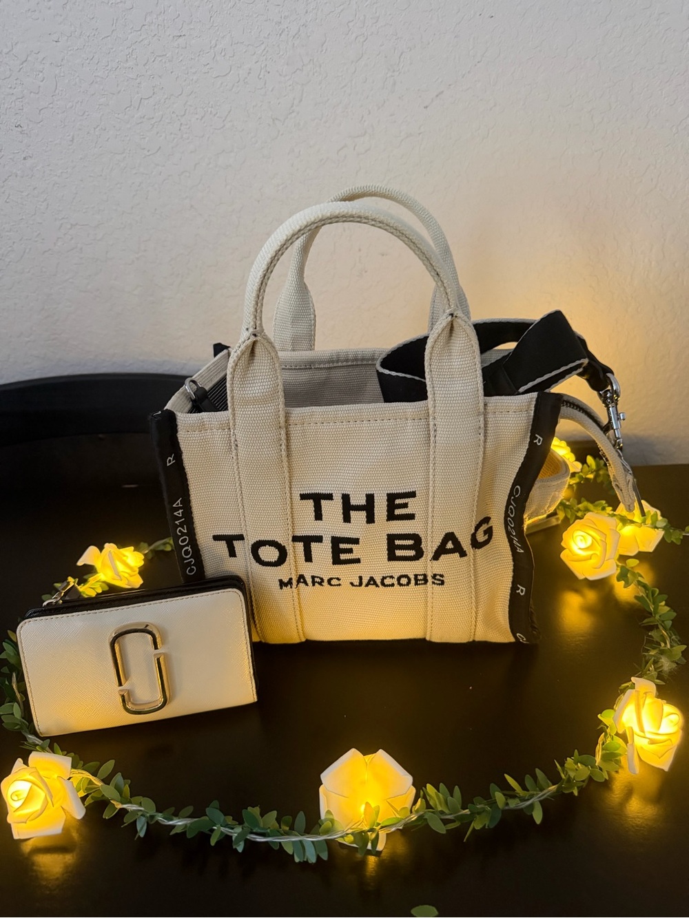 Marc Jacobs The Tote Bag Canvas Tote in Cream with Black Logo